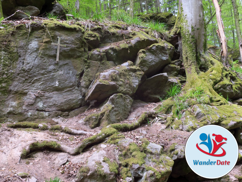 Rückersbacher Schlucht, Jahnfelsen und Teschenhöhle