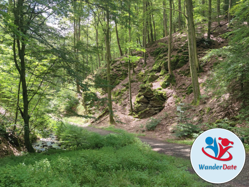 Rückersbacher Schlucht, Jahnfelsen und Teschenhöhle